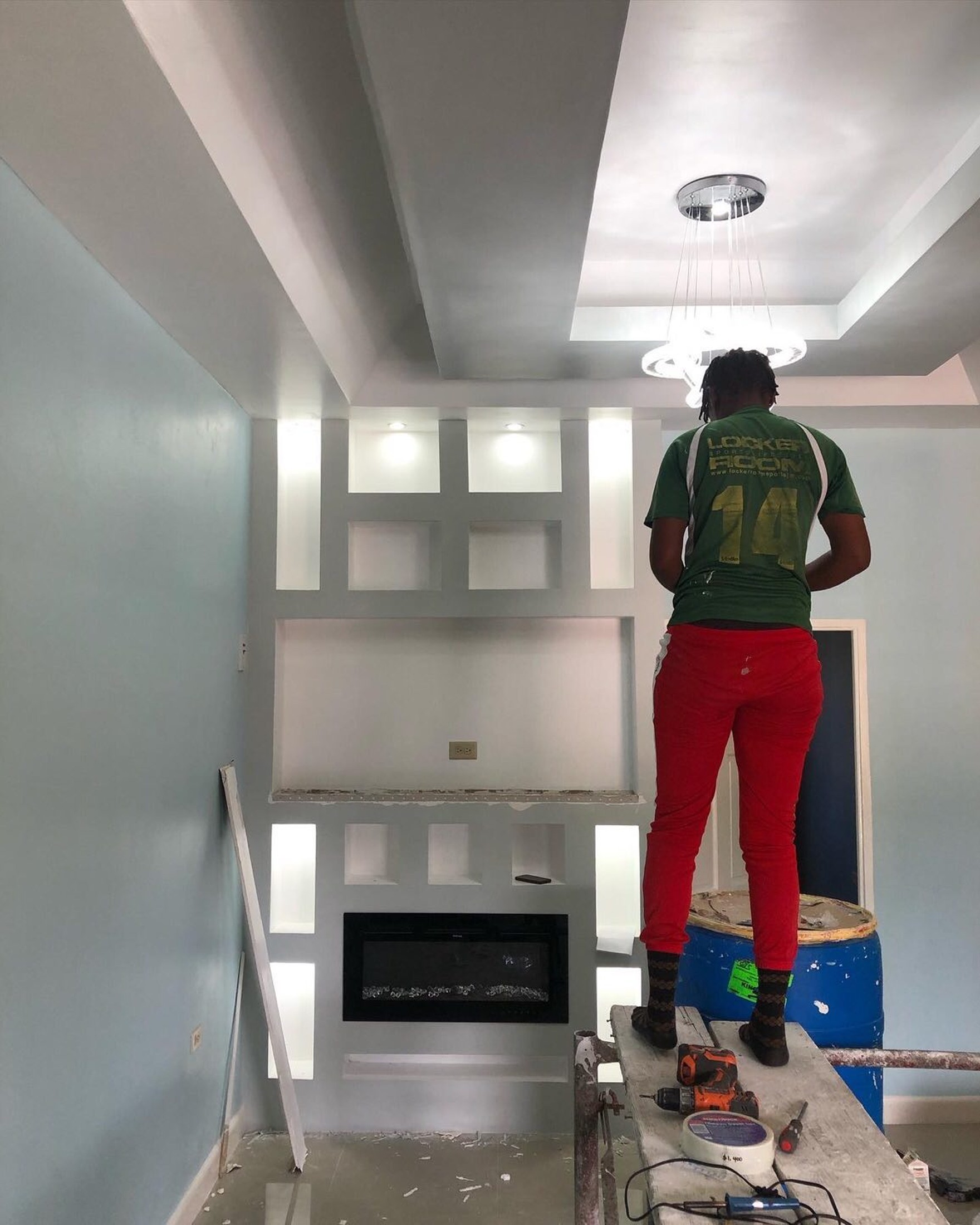 Lit niches during install
